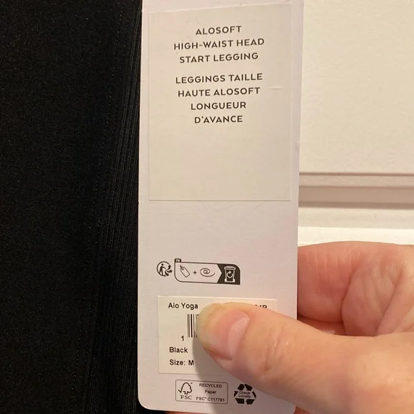 Alo soft high waist head start-leggings 
Color black
Size medium - Picture 5 of 7